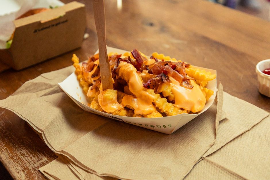 Loaded Fries — Fries under cheese, meat and sauces.